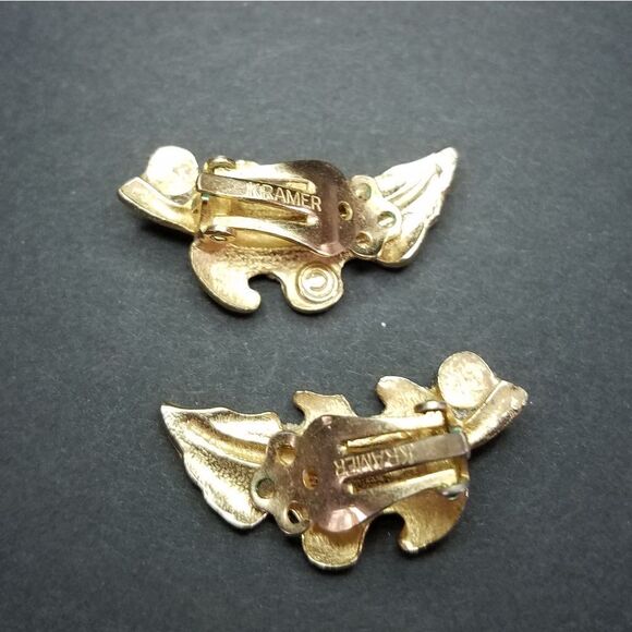 Vintage KRAMER Clip On EARRINGS Gold Tone Figural Leaf With Faux Pearl - Picture 5 of 7